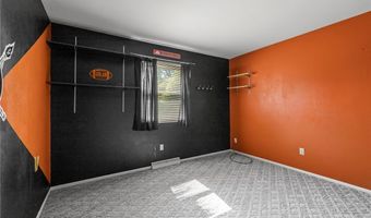 1055 Thomas Dr, Ashland, OH 44805