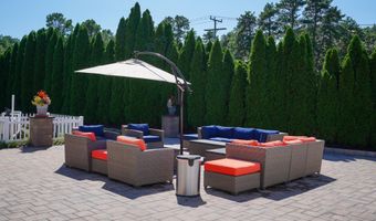 449 Montgomery St, Bayville, NJ 08721