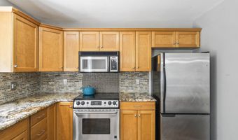 24 Ken Oaks Dr, Danbury, CT 06810