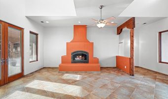 325 Braught Ln, Bosque Farms, NM 87068