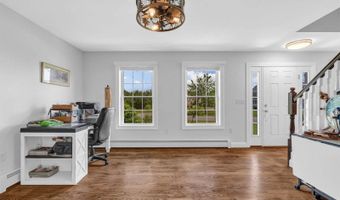 174 Rolling Meadow Dr, Bangor, ME 04401