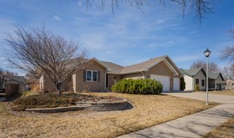 1415 Birchwood Ln, Aberdeen, SD 57401
