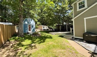 79 W Shore Dr, Exeter, RI 02822