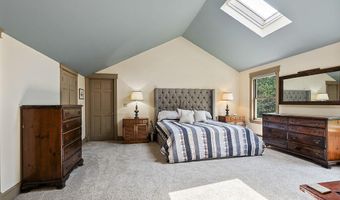114 Loon Call Dr, Belgrade, ME 04917