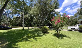2012 Yelton Dr, Camden, SC 29020