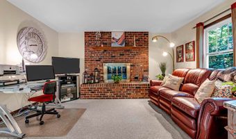 28 Doherty Dr, Middletown, NJ 07748