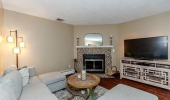 25 Venturi Grn A, North Providence, RI 02904