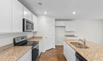 572 Woodland Farms Cir, Aynor, SC 29511