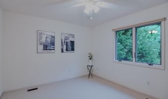 588 Green Rd, Ann Arbor, MI 48105
