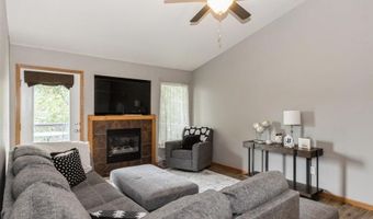 1095 Twilight Dr, North Liberty, IA 52317