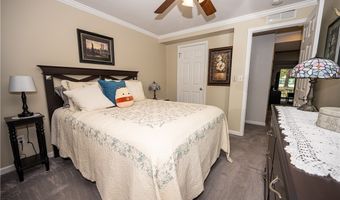 2 Southcreek Ct B, Amherst, NY 14051
