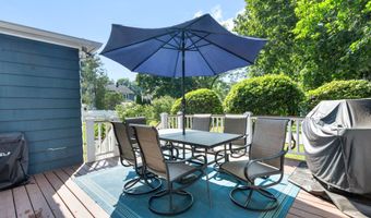 497 Maple Ave, Cheshire, CT 06410