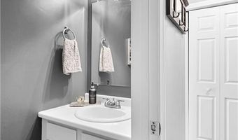 84 Country Hill Ln, North Kingstown, RI 02852