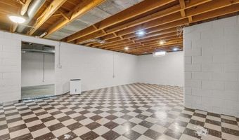 2700 N LILLIAN Ct, Appleton, WI 54911