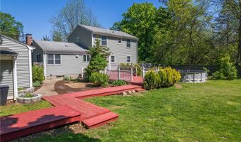 33 Wilbur Rd, Lincoln, RI 02865