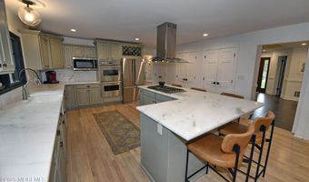 2102 Princeton Ct, Allenwood, NJ 08720