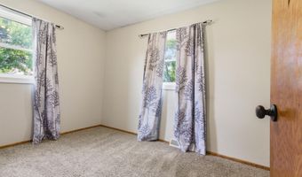 1607 S 6th St, Aberdeen, SD 57401
