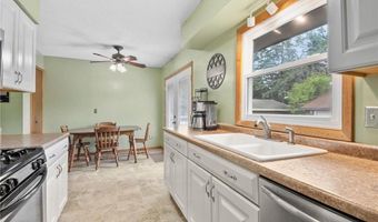 908 38th Ave, Anoka, MN 55303