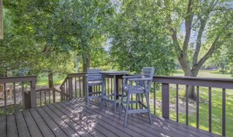 211 Emerald Meadows Dr, Arnolds Park, IA 51331