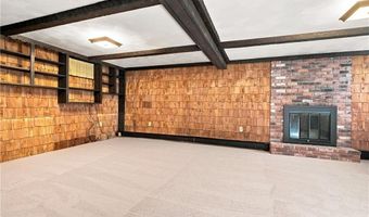 31 Monica Dr, Cumberland, RI 02864