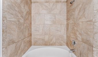 950 Seven Hills Dr 524, Henderson, NV 89052