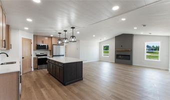322 Old Glory Dr NE, Alexandria, MN 56308
