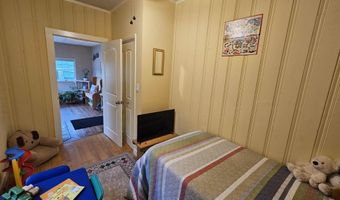 813 W 4th St, Bicknell, IN 47512