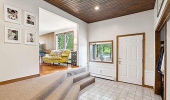 44 Winn Rd, Falmouth, ME 04105