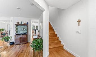 73 Oceanwoods Dr, North Kingstown, RI 02852