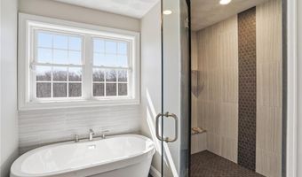 1268 Central Ave, Johnston, RI 02919