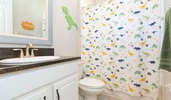 6331 VOYAGERS Pl, Apollo Beach, FL 33572