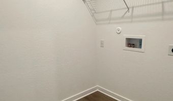 182 Peeps Ct, Adkins, TX 78101