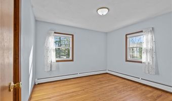 25 Lakeview Ave, Lincoln, RI 02865