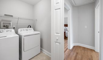 48 Willow St, Cheshire, CT 06410