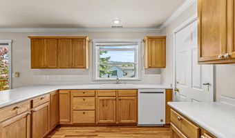 380 Hemlock Ln, Ashland, OR 97520