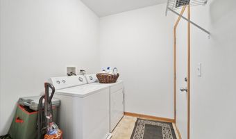 2616 Christie Dr, Algonquin, IL 60102