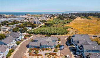 1312 VILLAGE Loop, Bandon, OR 97411
