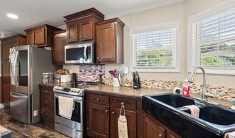 215 Hines Dr, Bonneau, SC 29431