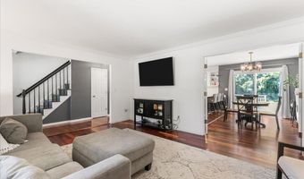 248 Church St, Belford, NJ 07718