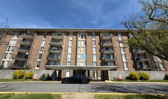 6011 EMERSON St 402, Bladensburg, MD 20710