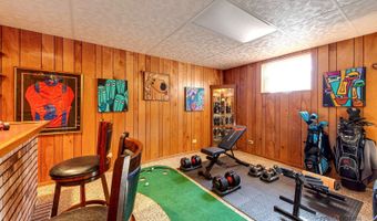 2042 S Goebbert Rd, Arlington Heights, IL 60005