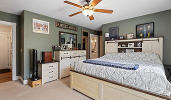 15 Fieldstone Dr, Augusta, ME 04330
