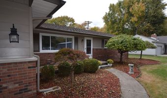 9640 Shady Ln, Algonac, MI 48001