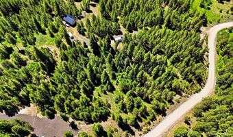 5 Laurins Ln, Cascade, ID 83611