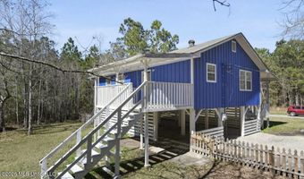 4017 7th Ave, Bay St. Louis, MS 39520