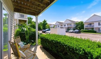 9719 Crayford Dr D, Affton, MO 63123