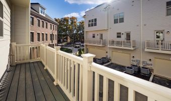 945 SYCAMORE Dr SE, Washington, DC 20032