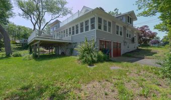301 Compass Ave, Beachwood, NJ 08722