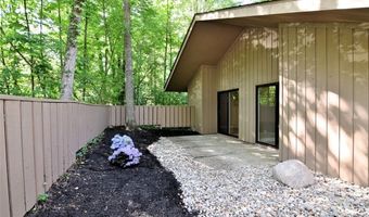 680-26 Fairington Dr, Aurora, OH 44202
