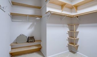 8604 TOBIN Rd, Annandale, VA 22003